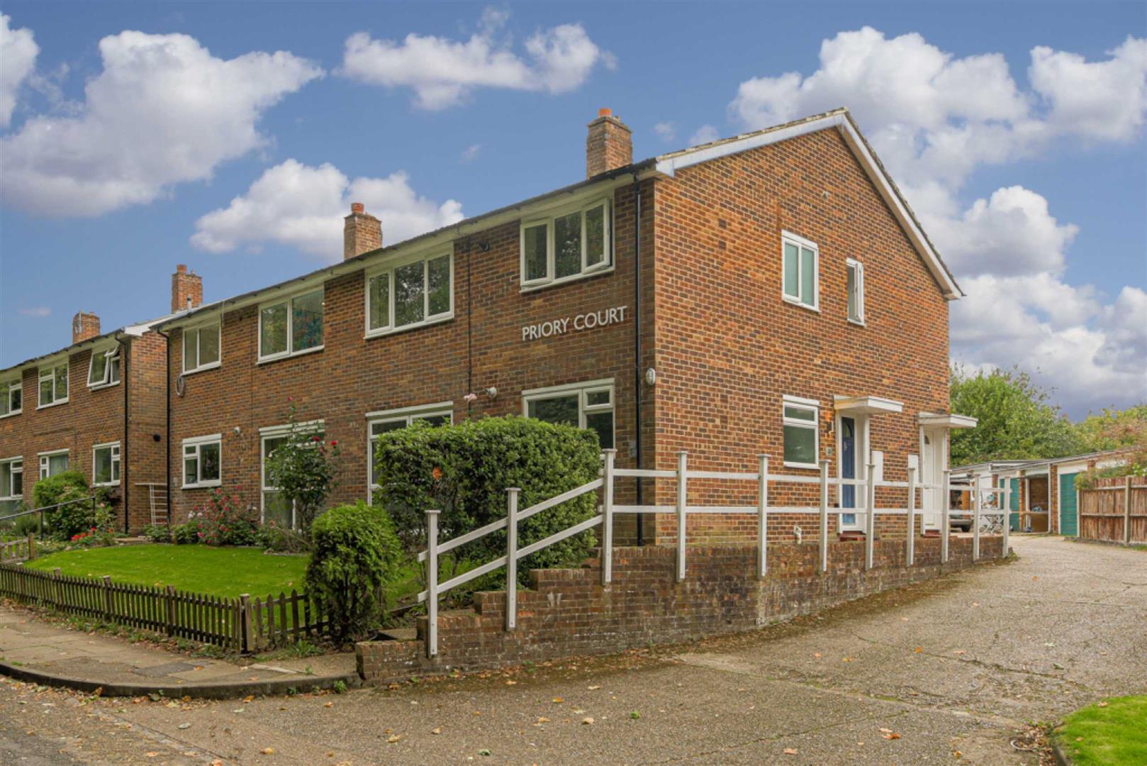 2 bedroom Priory Court, Chipstead Road, Banstead The